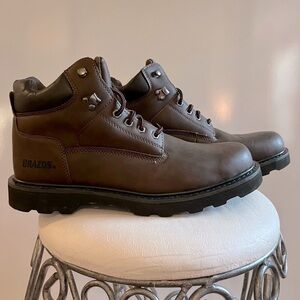 Brazos slip and oil resistant work boots. Size 14 D